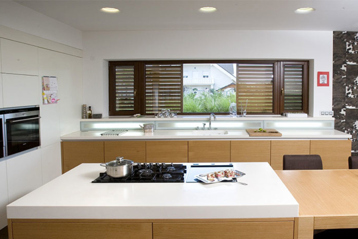 Sklo využité pre interiérový dizajn kuchyne